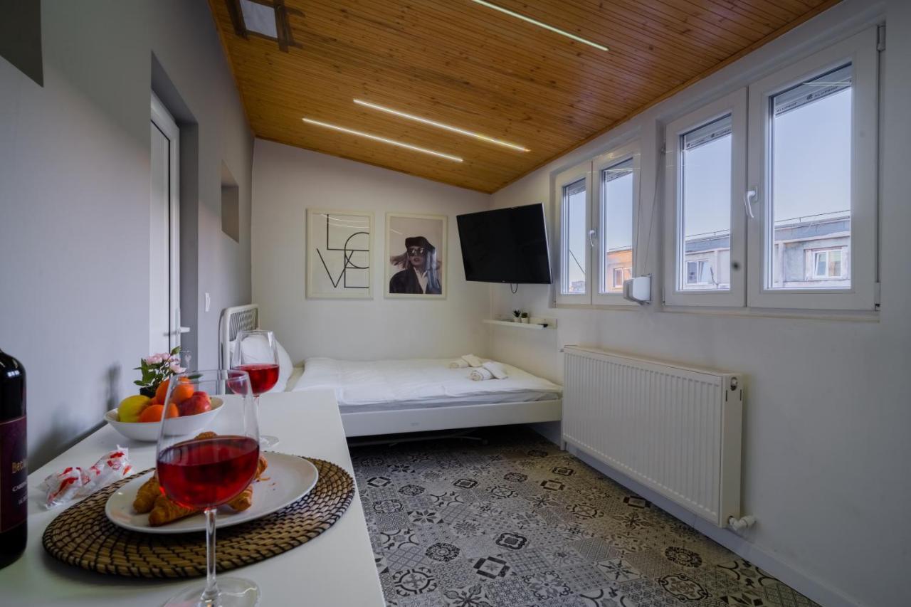 One Bedroom Flat In Bucharest'S Historic District Zewnętrze zdjęcie