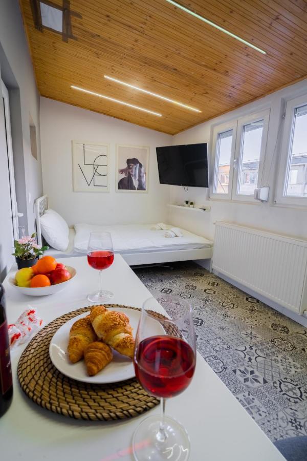 One Bedroom Flat In Bucharest'S Historic District Zewnętrze zdjęcie